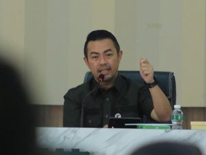 Pj Walkot Risnandar Terbitkan Edaran, Ajak Warga Hidup Bersih-Cegah Pungli Sampah
