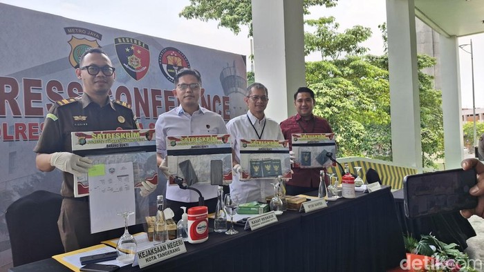 Polisi menggagalkan pengiriman pekerja migran ilegal ke Qatar dan China
