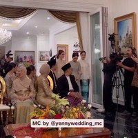 Acara pertunangan Rasyid dan Tamara digelar pada Sabtu (2/11/24) dan ramai dihadiri oleh pihak keluarga. Para anggota keluarga yang hadir tampak kompak berbusana coklat. Foto: Instagram