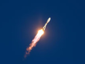 Rekor! Rusia Luncurkan 55 Satelit ke Luar Angkasa, Ada Buatan Iran