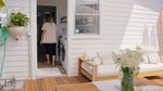 Beda dari Rumah Barbie, Rumah Asli Margot Robbie Serba Putih dan Minimalis