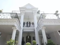 10 Potret Rumah Mewah dr Shindy Kakak Ria Ricis, Ada Kolam Lele di Balkon