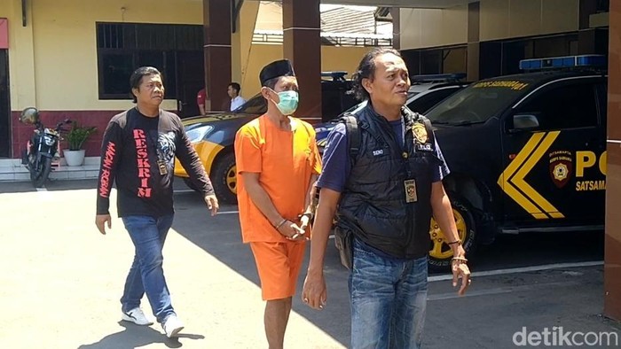 Satu anggota sindikat maling mobil yang berhasil diringkus aparat Polres Batang, Selasa (5/11/2024).