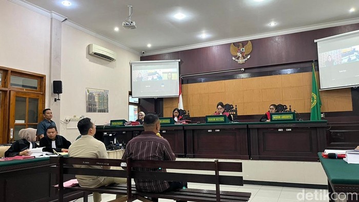 sidang polwan baka suami