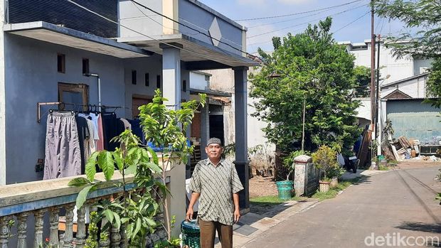 Penampakan rumah tukang ojek yang ditangkap Densus 88 di Gribig, Kudus, Selasa (5/11/2024).
