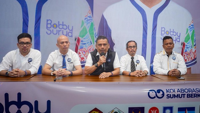 Tim hukum Bobby-Surya saat memberikan keterangan