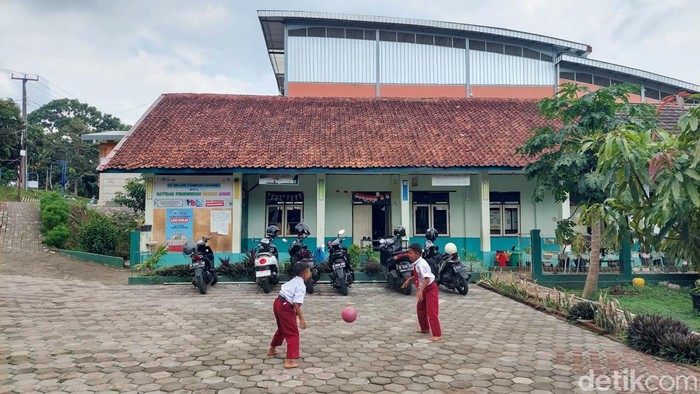 Aktivitas siswa di SDN Pambudi Dharma Cimahi Utara
