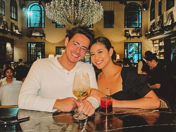 Romantis! Awkarin dan Kekasihnya Aby saat Dinner dan Hangout