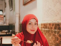 Awkarin Serahkan Uang Saku Rp 10 Juta dari Hanania Travel ke Polisi