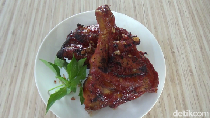 Ayam kampung bakar rempah di Lumajang
