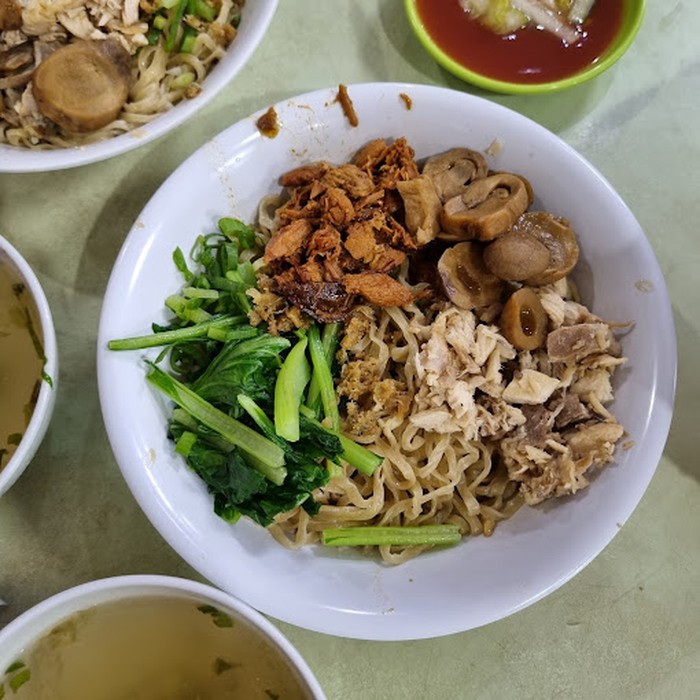 5 Restoran Keluarga dengan Sajian Mie Populer Puluhan Tahun
