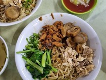 5 Restoran Keluarga dengan Sajian Mie Populer Puluhan Tahun
