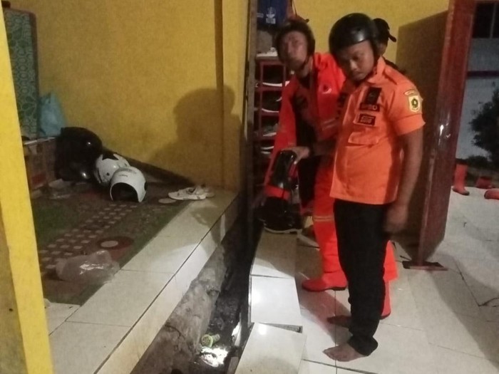 Bangunan rumah terdampak tanah bergerak di Bogor. Foto: (dokumen BPBD Kabupaten Bogor)
