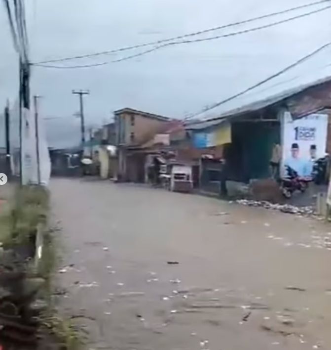 Banjir Sukabumi. (Tangkapan Layar Sosial Media)