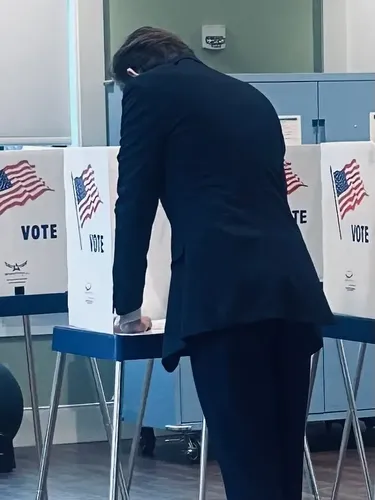 Barron Trump ikut Pemilu AS