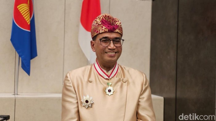 Budi Karya Sumadi di KBRI Tokyo usia menerima penghargaan dari pemerintah Jepang