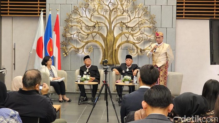 Budi Karya Sumadi di KBRI Tokyo usia menerima penghargaan dari pemerintah Jepang