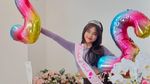 Fuji Ultah ke-22, Dapat Kado dan Bunga Segunung