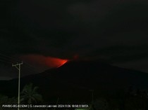 Gunung Lewotobi Kembali Meletus, Lava Pijar Mengalir Sejauh 1.000 Meter