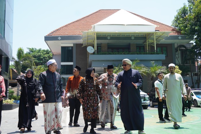 Habib Ali Zainal Abidin Puji Keberhasilan Tri Risma Menutup Dolly