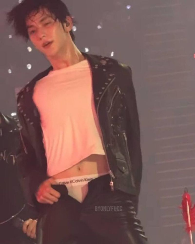 Heboh Soobin TXT Alami Malfungsi Busana, Celana Dalam Terekspos di Panggung
