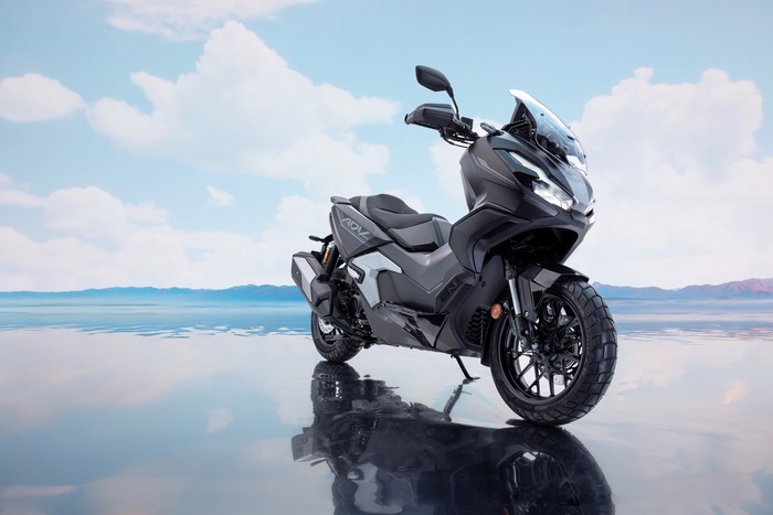 25YM Honda ADV350