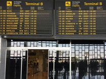 Banjir Masuk Landasan Pacu Bandara Barcelona, 70 Penerbangan Ditangguhkan!