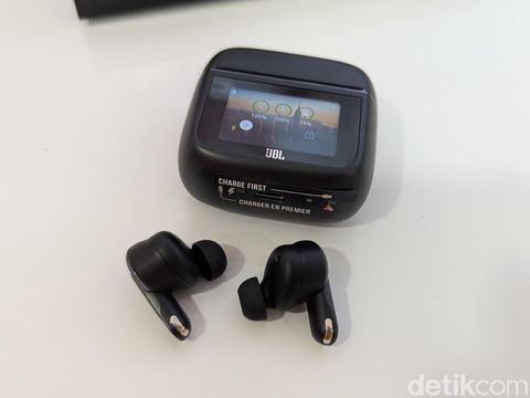 JBL Tour Pro 3