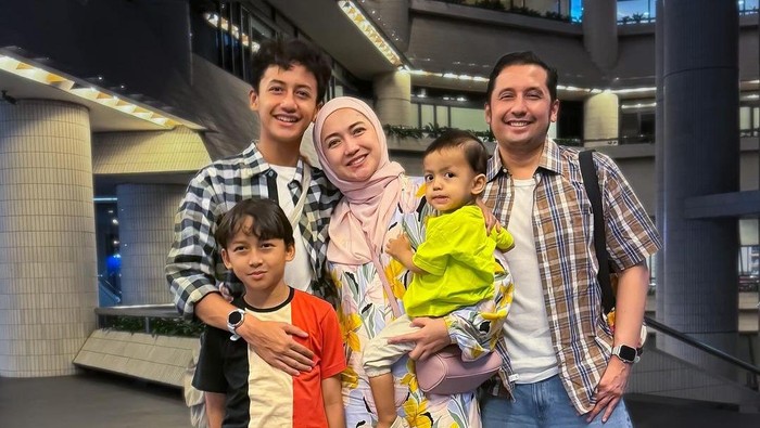 Keluarga Corry Pamela dan Umar Syarief