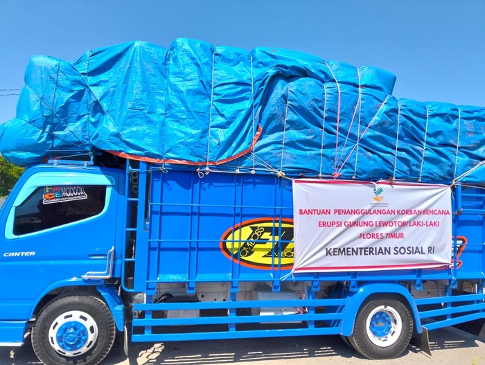 Kementerian Sosial (Kemensos) bersama BNPB, TNI, Polri, Pemda, serta berbagai instansi lain,  terus bergerak memberikan bantuan kepada korban bencana erupsi Gunung Lewotobi Laki-laki di Kabupaten Flores Timur, Provinsi Nusa Tenggara Timur.