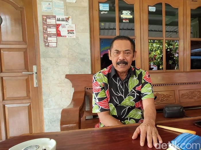 Ketua DPC PDIP Solo FX Hadi Rudyatmo di rumahnya, Rabu (6/11/2024).