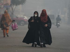 Kualitas Udara di Pakistan Mengerikan, Ribuan Warga Engap sampai Dilarikan ke RS