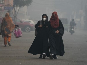 Kualitas Udara di Pakistan Mengerikan, Ribuan Warga Engap sampai Dilarikan ke RS