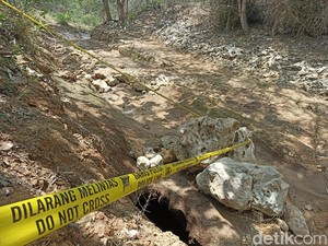 Analisis Ilmiah Munculnya Lubang Misterius yang Sedot Air Sungai di Blitar