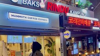 Sesekali ia juga kerap berburu makanan Indonesia di Korea Selatan. Buktinya ia rela datang ke Bakso rindu Kampung guna memanjakan lidahnya. Foto: Instagram/megawatihangestrip