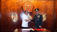 Kunjungan Menhut Raja Juli Antoni ke Mabes TNI di Cilangkap merupakan yang pertama kali sejak ia ditunjuk Presiden Prabowo Subianto sebagai Menteri Kehutanan. aja Juli mengatakan dalam waktu dekat akan ada penandatanganan MoU antara Kemenhut dengan TNI. Adapun ruang lingkupnya diantaranya bersama-sama menjaga hutan agar tidak dijarah oleh tangan-tangan pribadi, komunitas, maupun korporasi, yang merusak hutan kita sebagai sumber air dan oksigen.