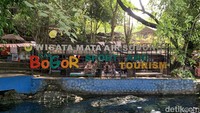 Lokasi ini masih terbilang tersembunyi dan menawarkan ketenangan bagi pengunjung yang ingin menjauh dari hiruk-pikuk kota.
