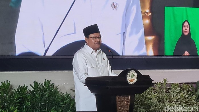 Mensos Gus Ipul dan Meutia Hatta menghadiri rangkaian peringatan hari pahlawan.