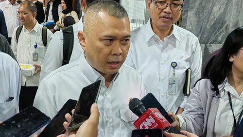 Menteri Perhubungan (Menhub) Dudy Purwagandhi meminta maaf kepada Komisi V DPR RI atas ulah salah satu jajarannya yang disebut berlaku arogan.