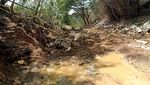 Penampakan Lubang Misterius di Sungai Kaliasat Blitar