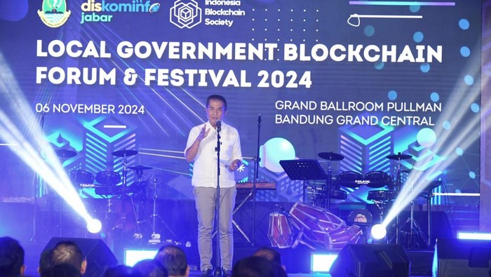 Penjabat Gubernur Jabar Bey Machmudin saat membuka acara Local Government Blockchain Forum and Festival 2024