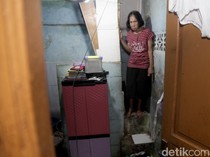Keluh Kesah Nenek Hasna Tinggal di Rumah 2x3 Meter Bersama 12 Orang di Jakpus