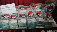 Polda Metro Jaya menangkap 4 tersangka dengan barang bukti berupa 117 kg sabu, 90.000 butir ekstasi dan mata uang pecahan ringgit Malaysia.   