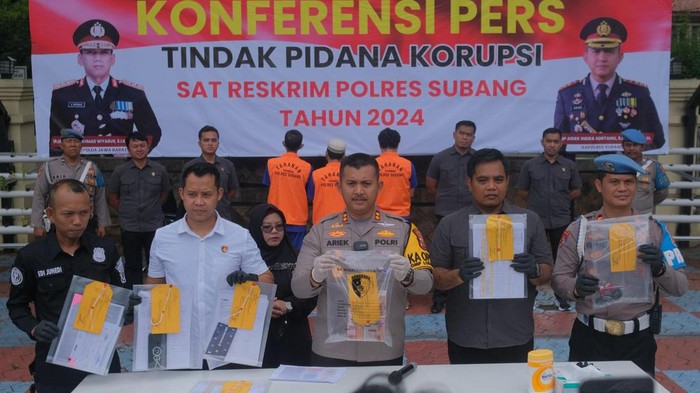 Polisi mengungkap kasus korupsi pengadaan ambulans di Subang