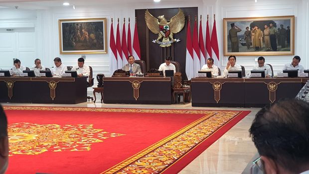 Presiden Prabowo Subianto sidang kabinet di kantor Presiden, kompleks Istana Kepresidenan, Jakarta, Rabu (6/11/2024).