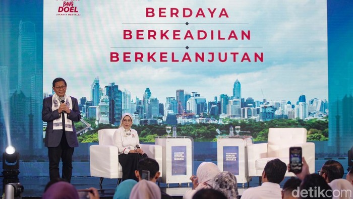 Pramono menjadi pembicara dalam acara KADIN DKI Jakarta Mencari Pemimpin Baru di DKJ di Menara Bank Mega, Jakarta, Rabu (6/11/2024).