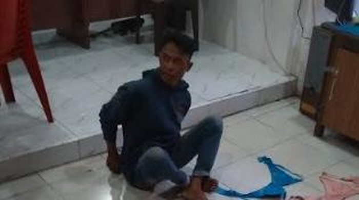 Pria berinisial BHR (31) di Kabupaten Gowa diamankan polisi setelah ketahuan mencuri pakaian dalam wanita.