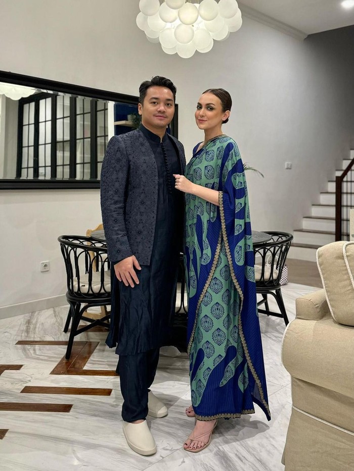 Rianti Cartwright dan Suami
