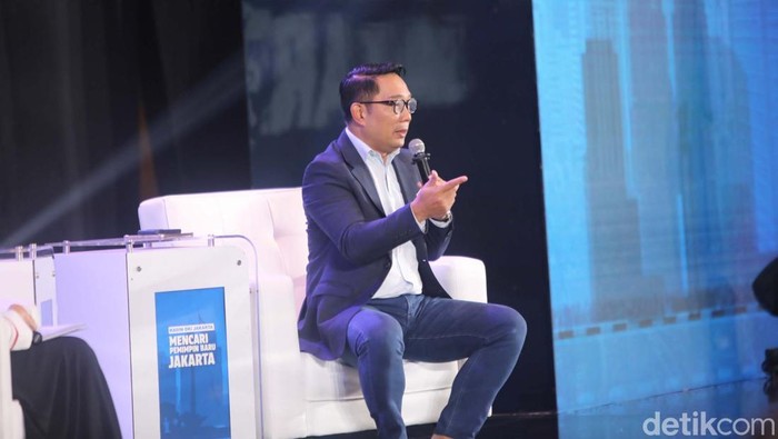 RK Bicara Ingin Jakarta Jadi Kota Konser Internasional Calon Gubernur Jakarta Ridwan Kamil atau RK, ingin menjadikan Jakarta sebagai kota festival dunia dengan konser kelas internasional. Ia berjanji mempermudah perizinan.
