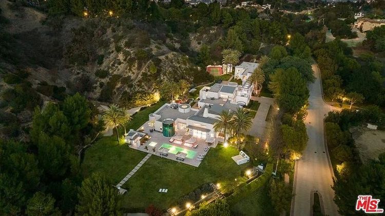 Rumah Mewah Kanye West Seluas 4 Lapangan Sepak Bola!